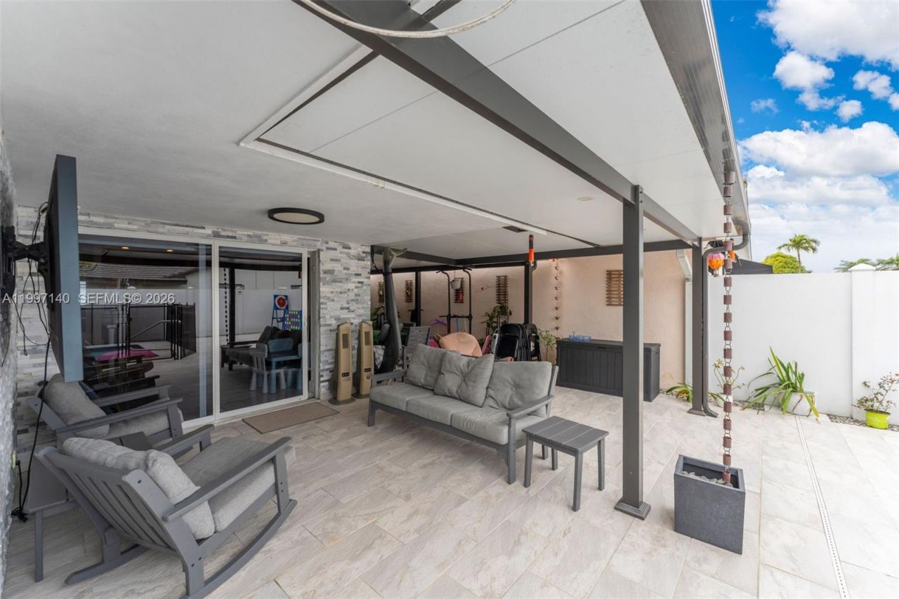 13935 SW 10th St, Miami, FL 33184 Photo