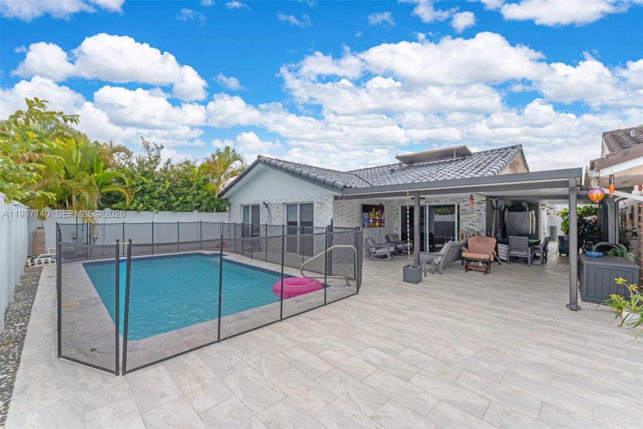 13935 SW 10th St, Miami, FL 33184 Photo