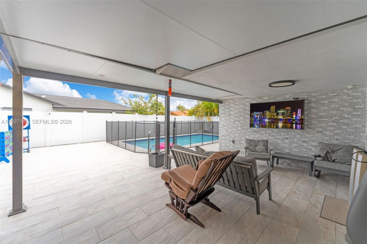 13935 SW 10th St, Miami, FL 33184 Photo