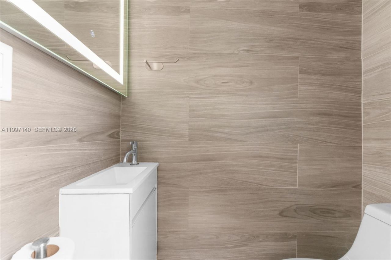 13935 SW 10th St, Miami, FL 33184 Photo