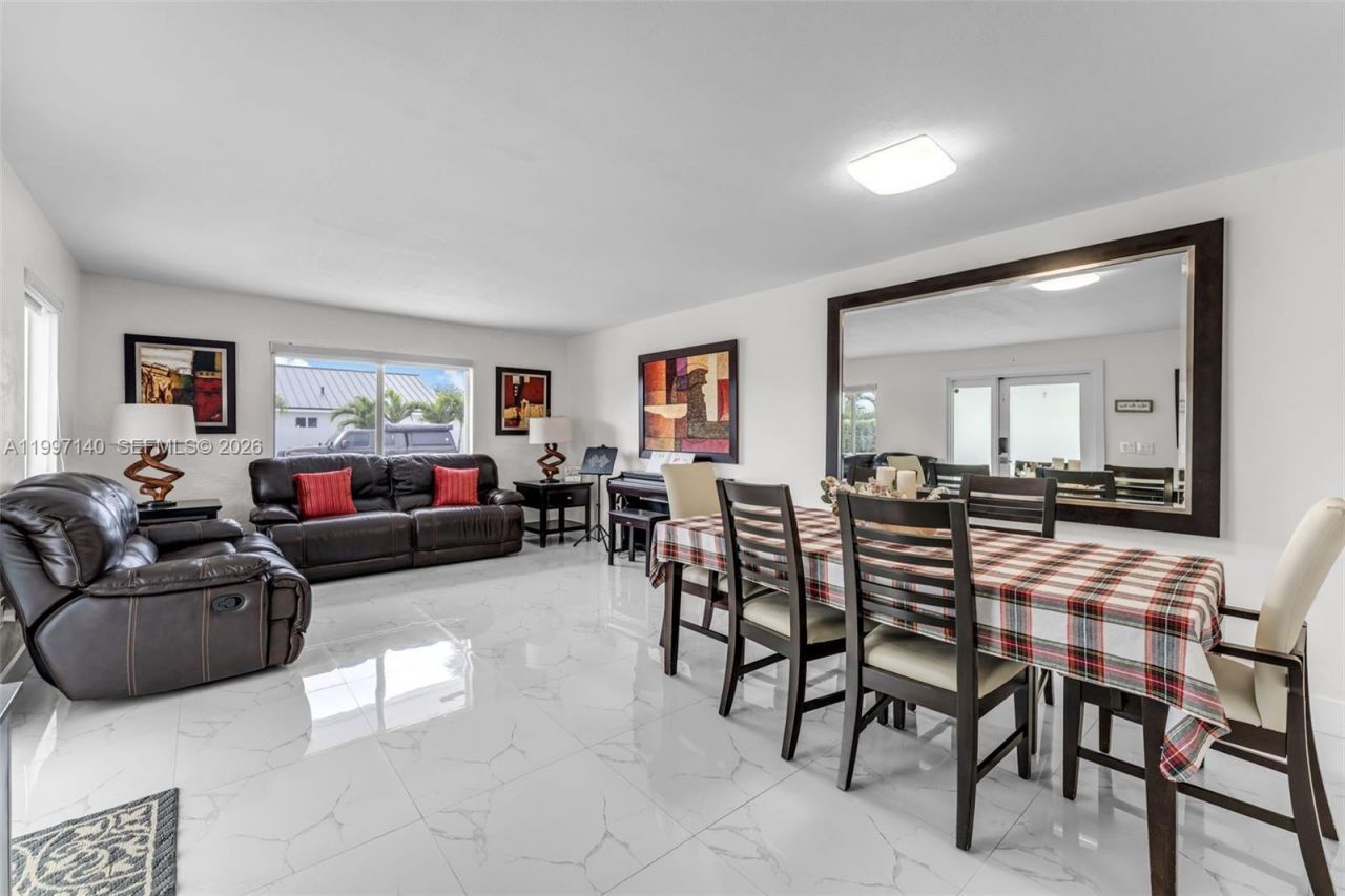 13935 SW 10th St, Miami, FL 33184 Photo