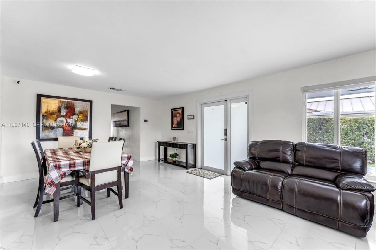 13935 SW 10th St, Miami, FL 33184 Photo