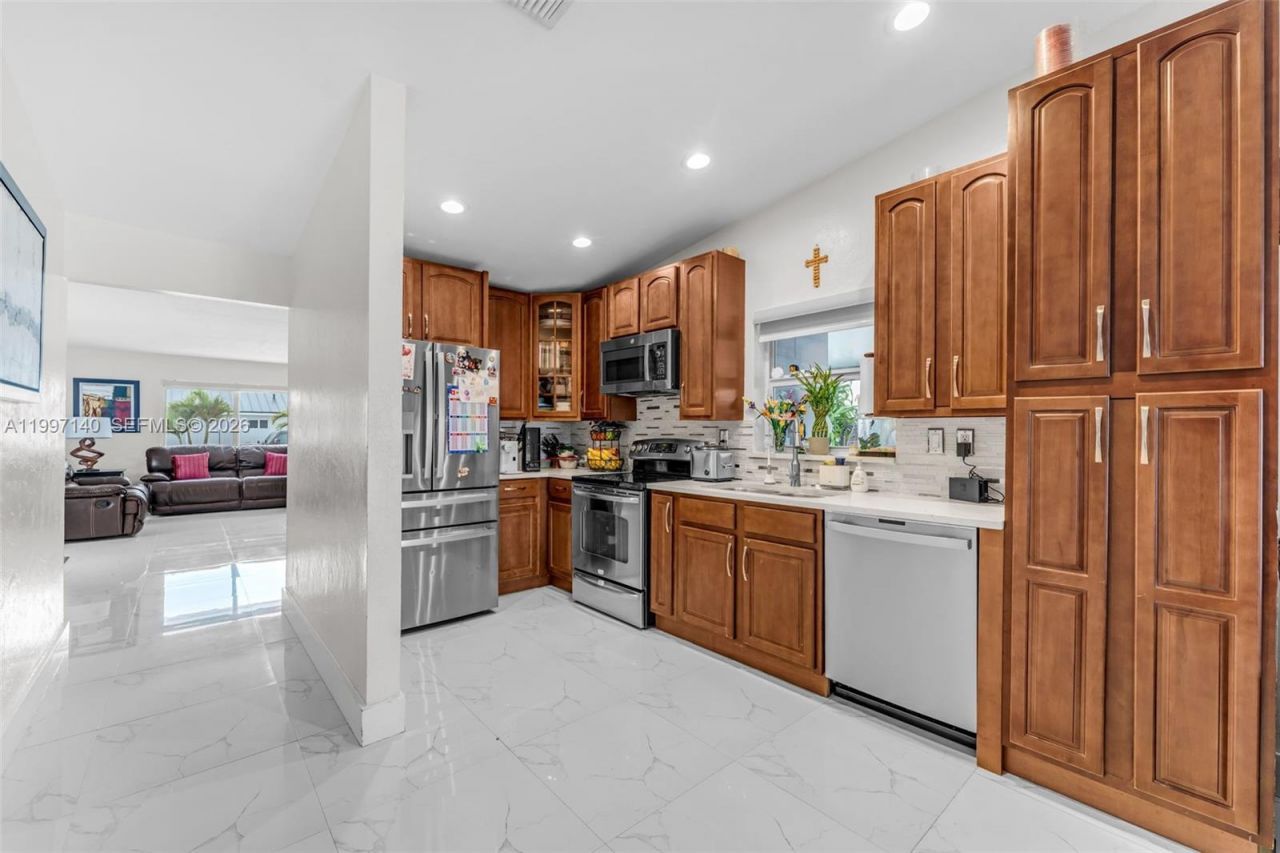 13935 SW 10th St, Miami, FL 33184 Photo