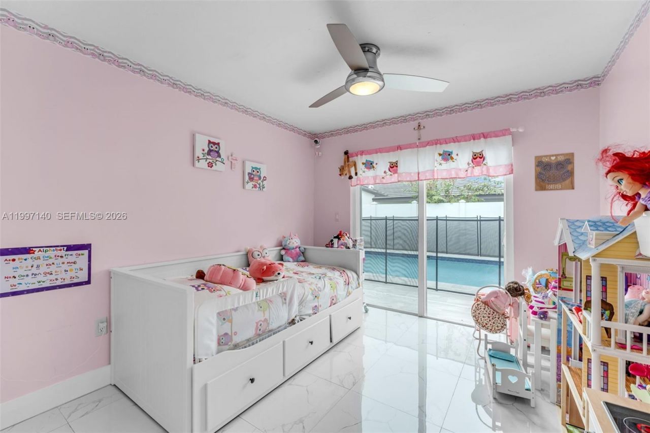 13935 SW 10th St, Miami, FL 33184 Photo