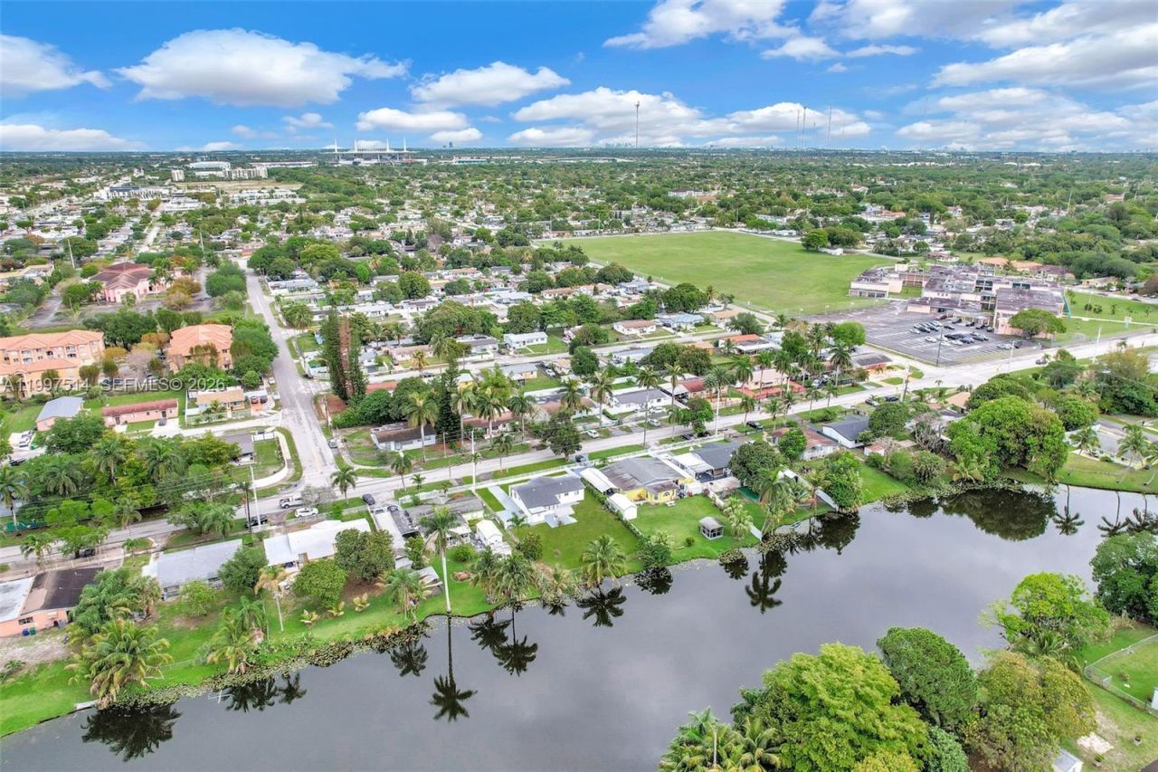 2460 NW 175th St, Miami Gardens, FL 33056 Photo