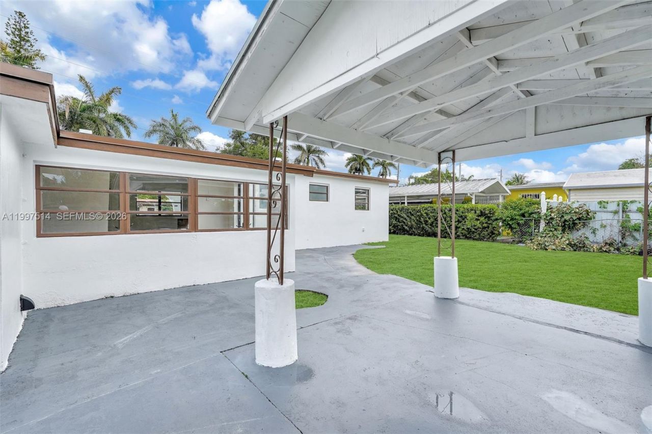 2460 NW 175th St, Miami Gardens, FL 33056 Photo