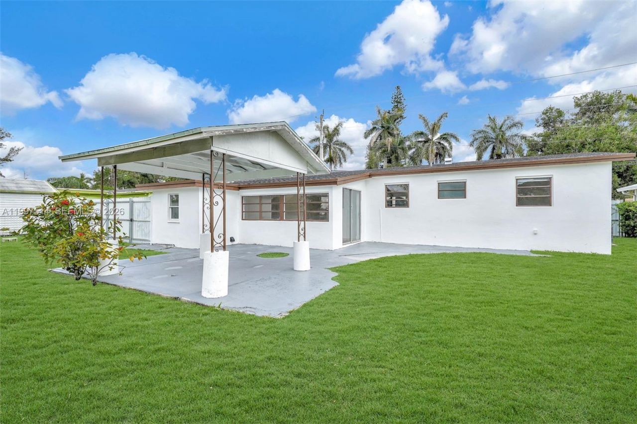 2460 NW 175th St, Miami Gardens, FL 33056 Photo