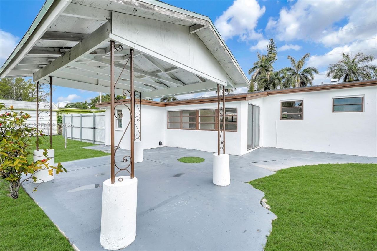 2460 NW 175th St, Miami Gardens, FL 33056 Photo