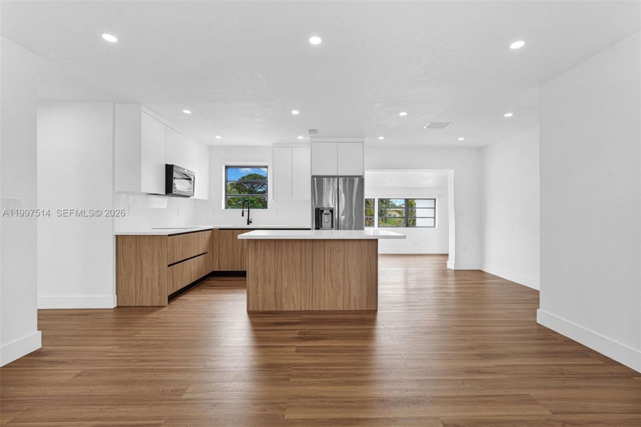 2460 NW 175th St, Miami Gardens, FL 33056 Photo