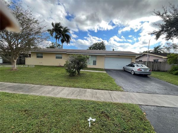 7200 NW 10th Pl , Plantation, FL 33313