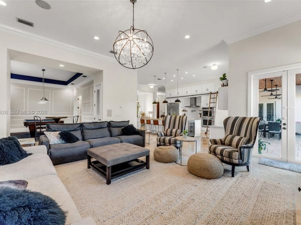 8111 SW 178th St, Palmetto Bay, FL 33157