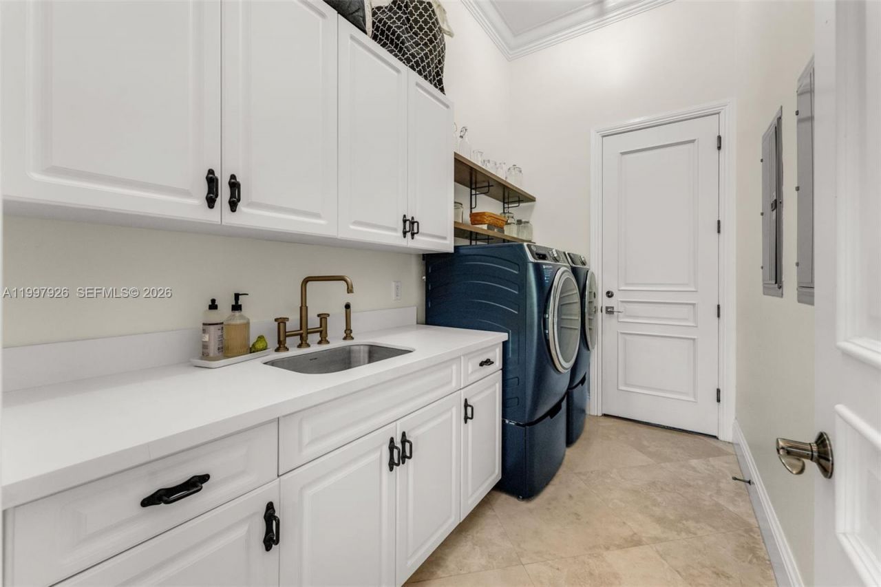 8111 SW 178th St, Palmetto Bay, FL 33157 Photo