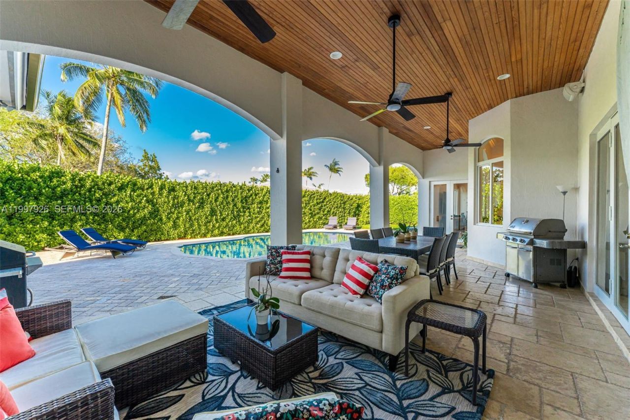 8111 SW 178th St, Palmetto Bay, FL 33157 Photo