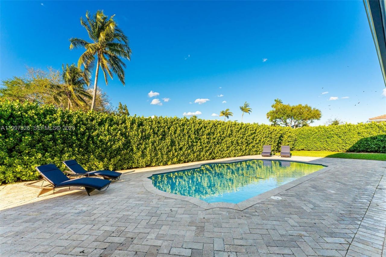 8111 SW 178th St, Palmetto Bay, FL 33157 Photo