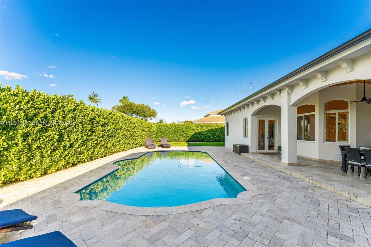 8111 SW 178th St, Palmetto Bay, FL 33157 Photo