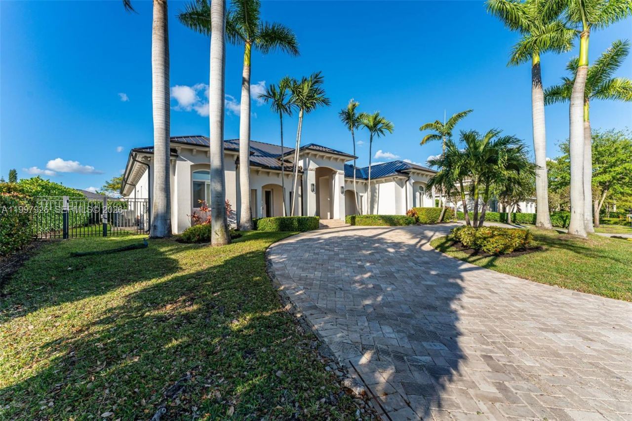 8111 SW 178th St, Palmetto Bay, FL 33157 Photo