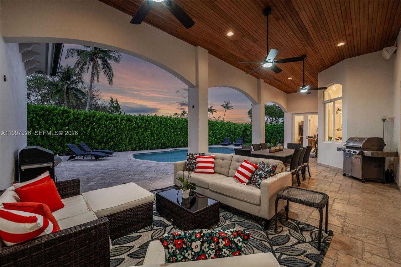 8111 SW 178th St, Palmetto Bay, FL 33157 Photo