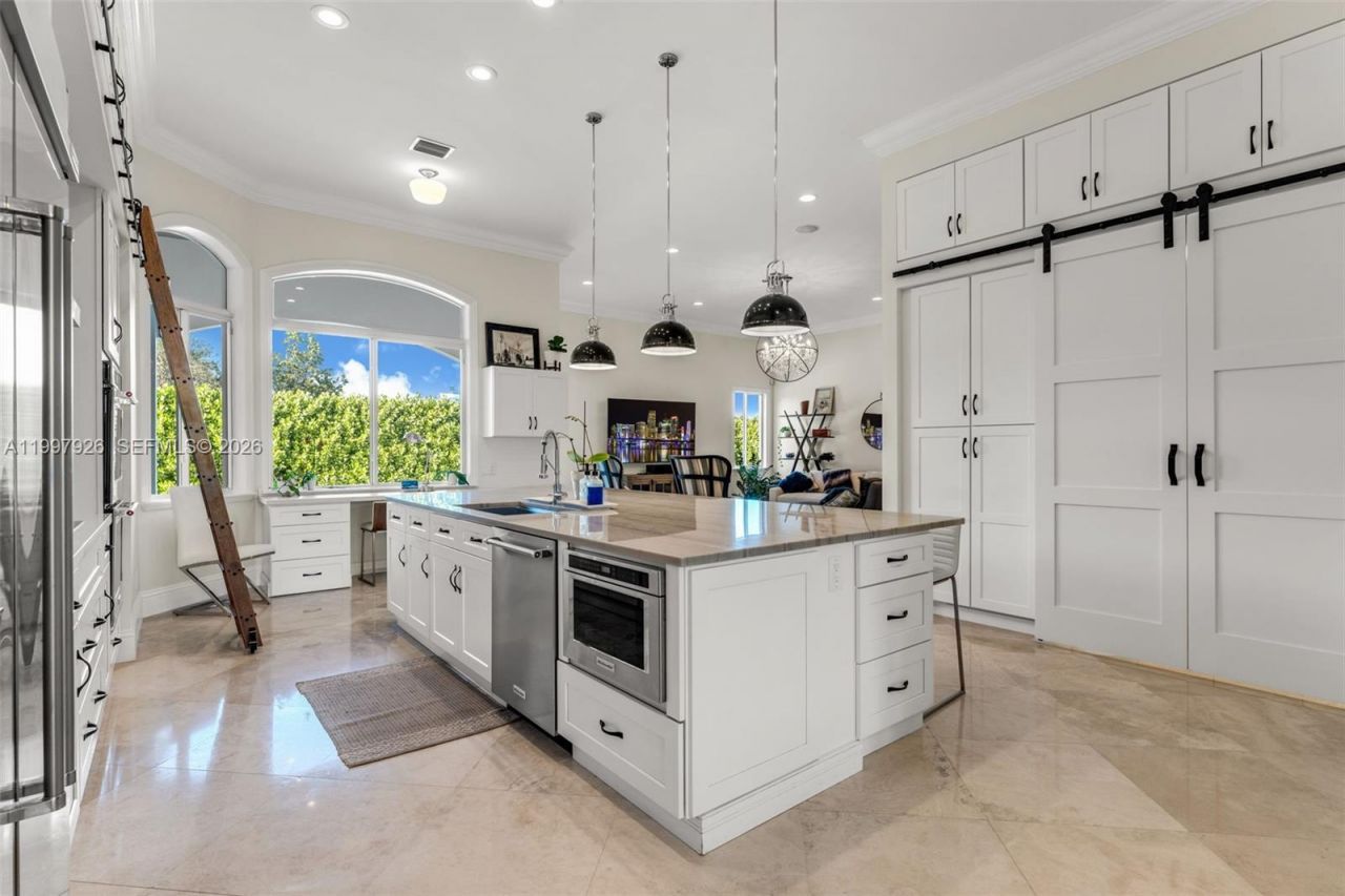 8111 SW 178th St, Palmetto Bay, FL 33157 Photo