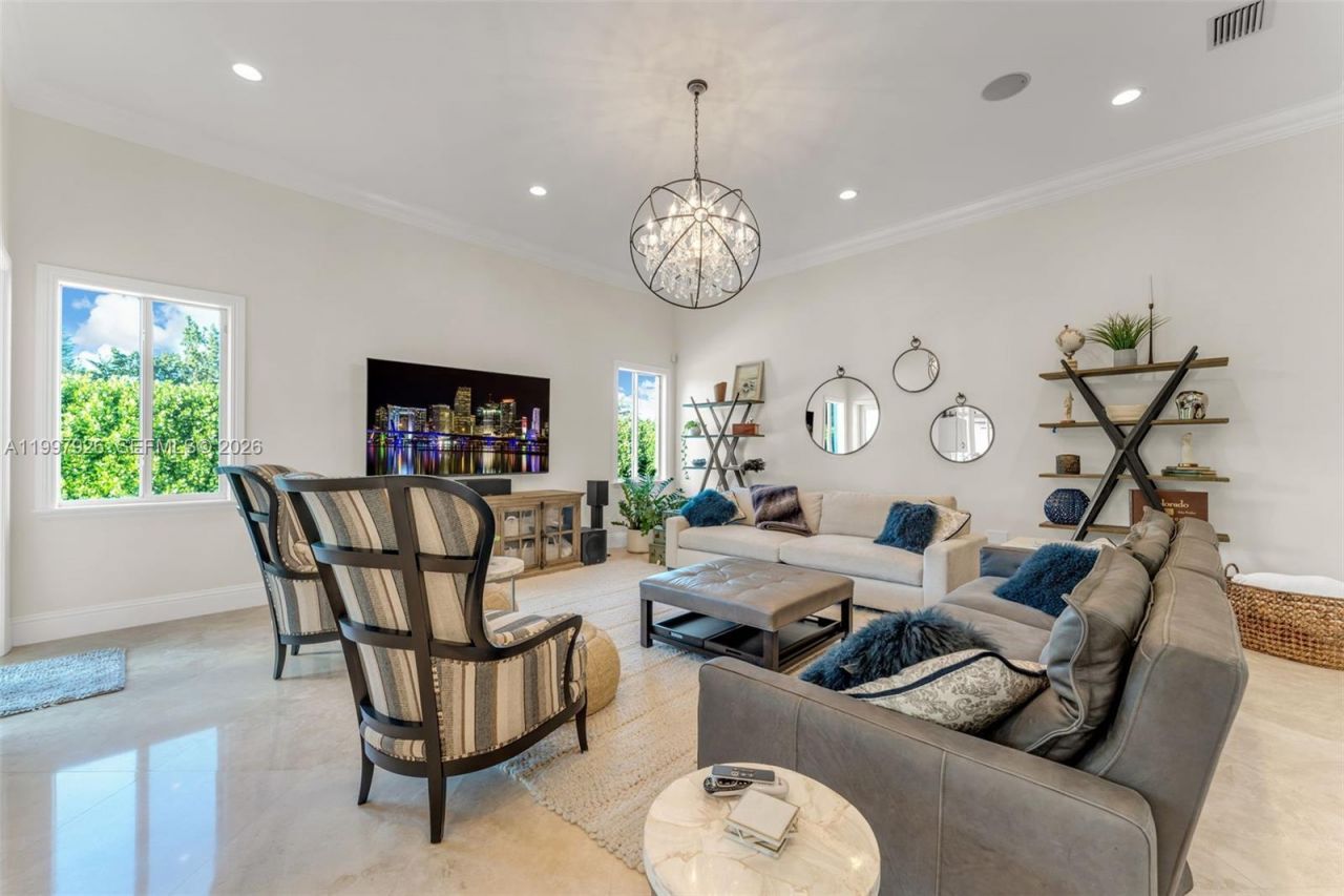 8111 SW 178th St, Palmetto Bay, FL 33157 Photo