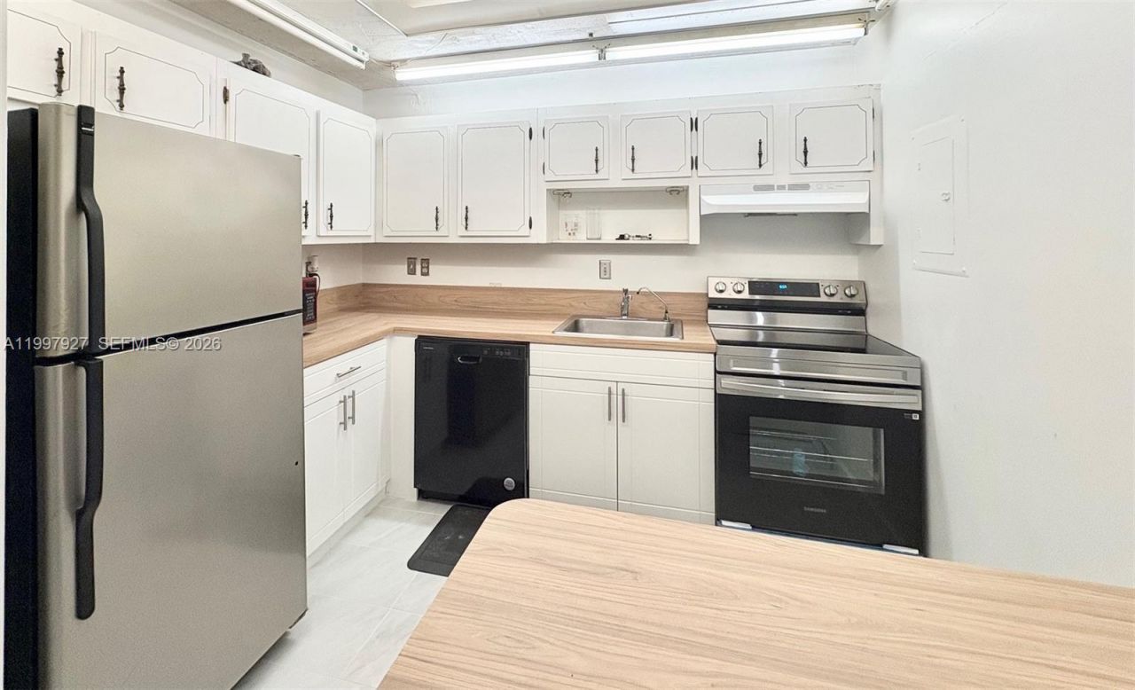 7300 NW 17th St, Unit 216, Plantation, FL 33313 Photo