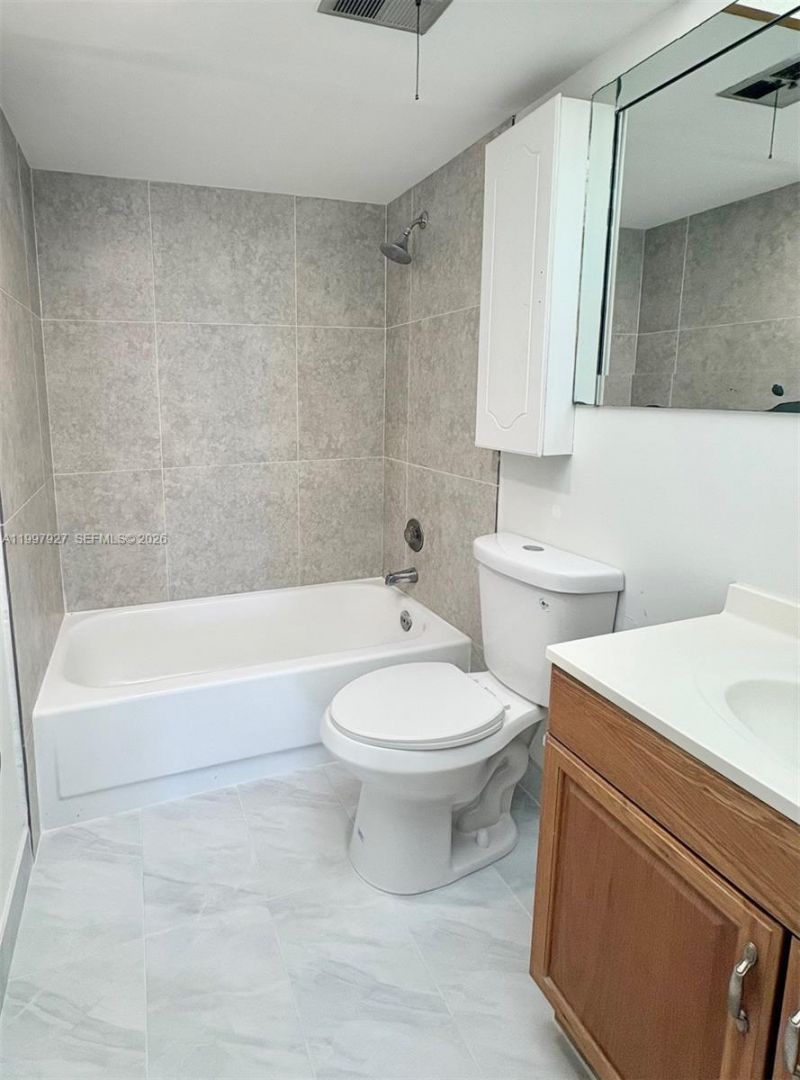 7300 NW 17th St, Unit 216, Plantation, FL 33313 Photo