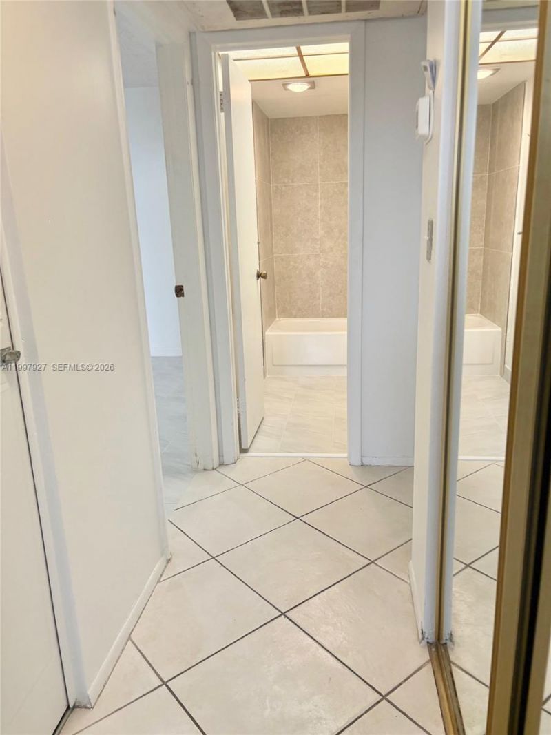 7300 NW 17th St, Unit 216, Plantation, FL 33313 Photo