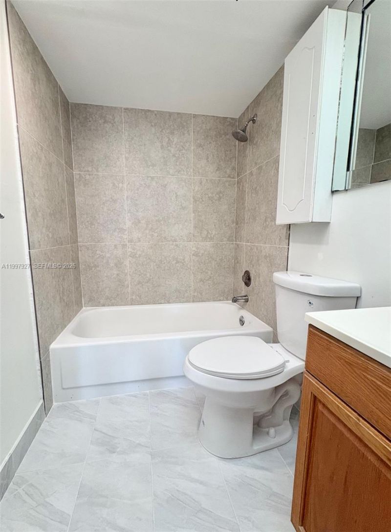 7300 NW 17th St, Unit 216, Plantation, FL 33313 Photo