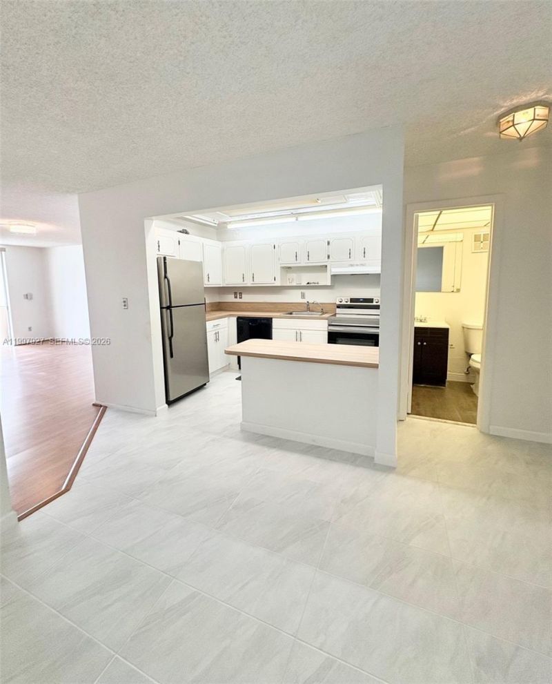 7300 NW 17th St, Unit 216, Plantation, FL 33313 Photo