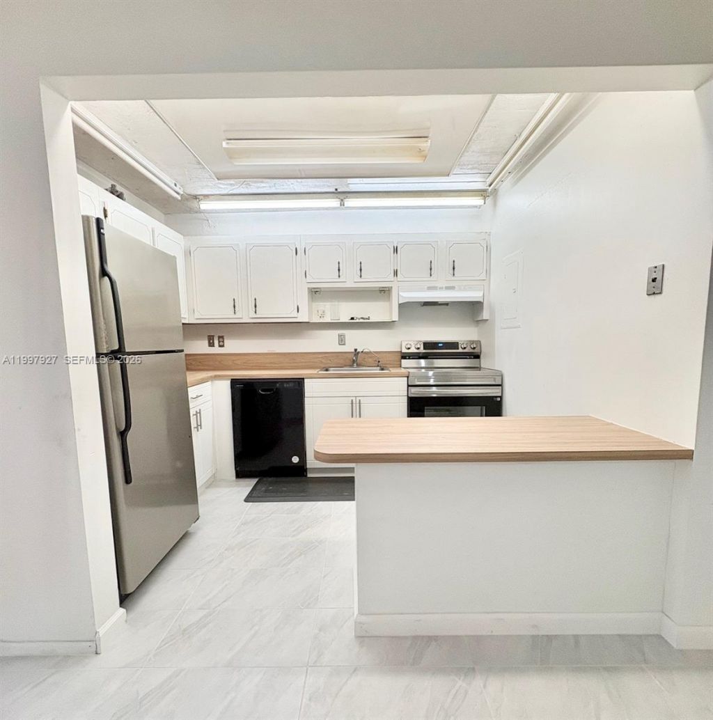 7300 NW 17th St, Unit 216, Plantation, FL 33313 Photo