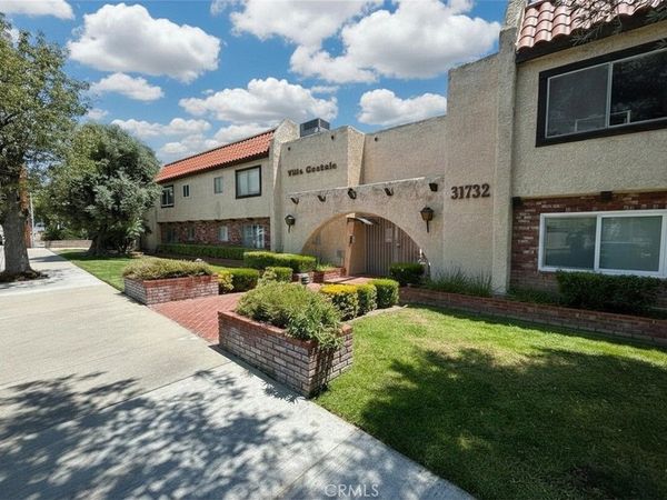 31732 Ridge Route, Unit 211, Castaic, CA 91384