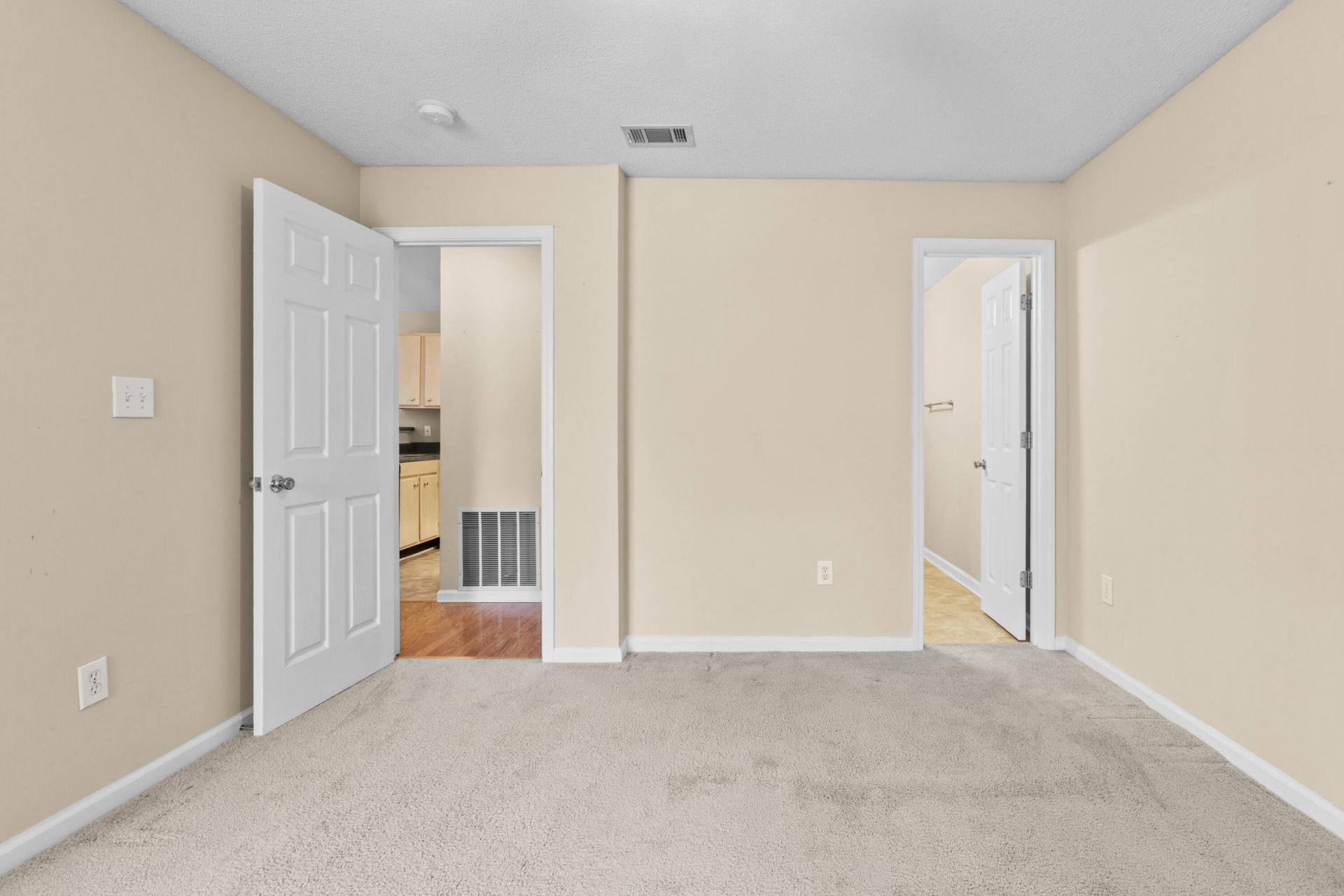 188 Midland Parkway Photo 13