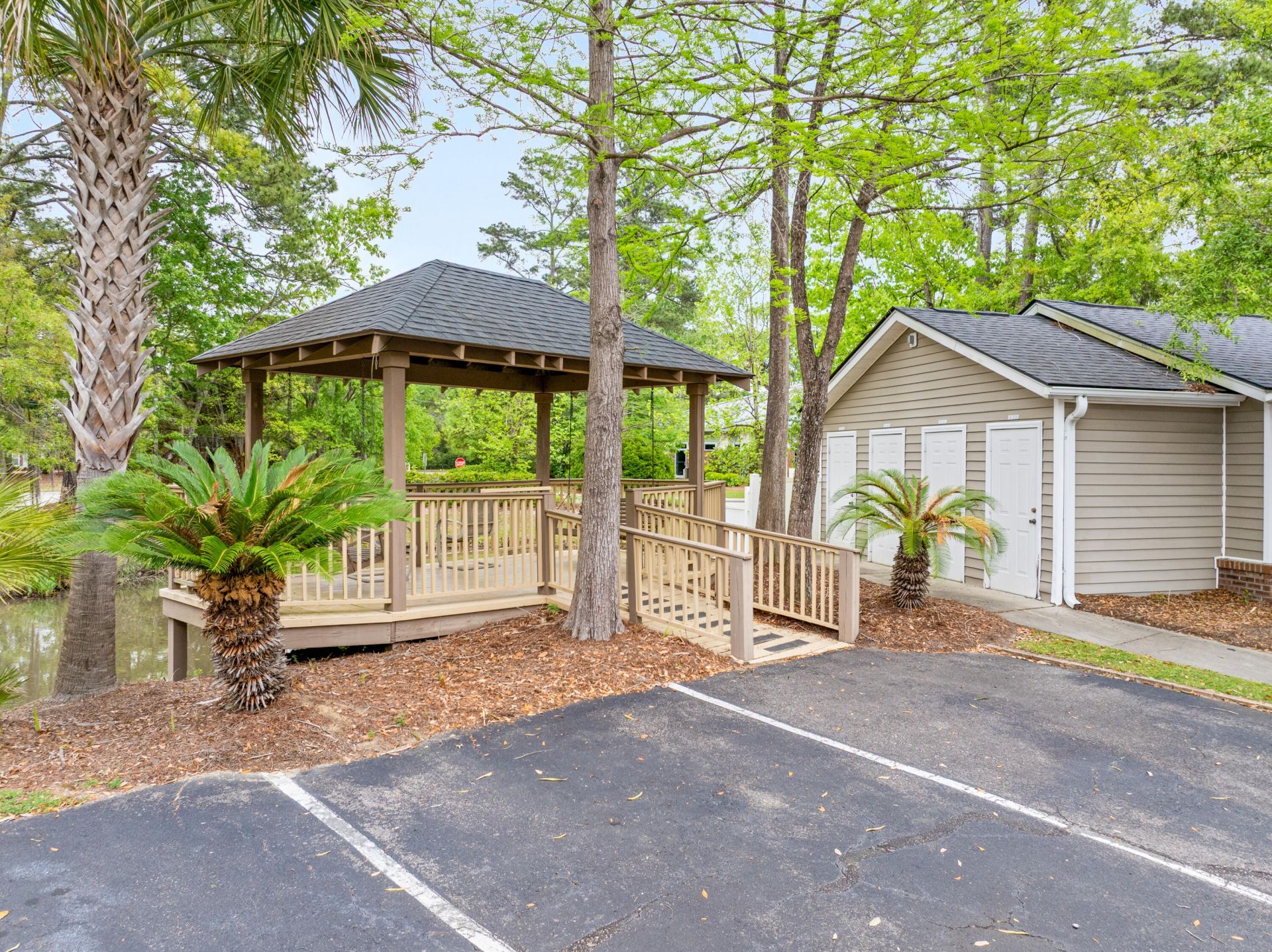 188 Midland Parkway Photo 16