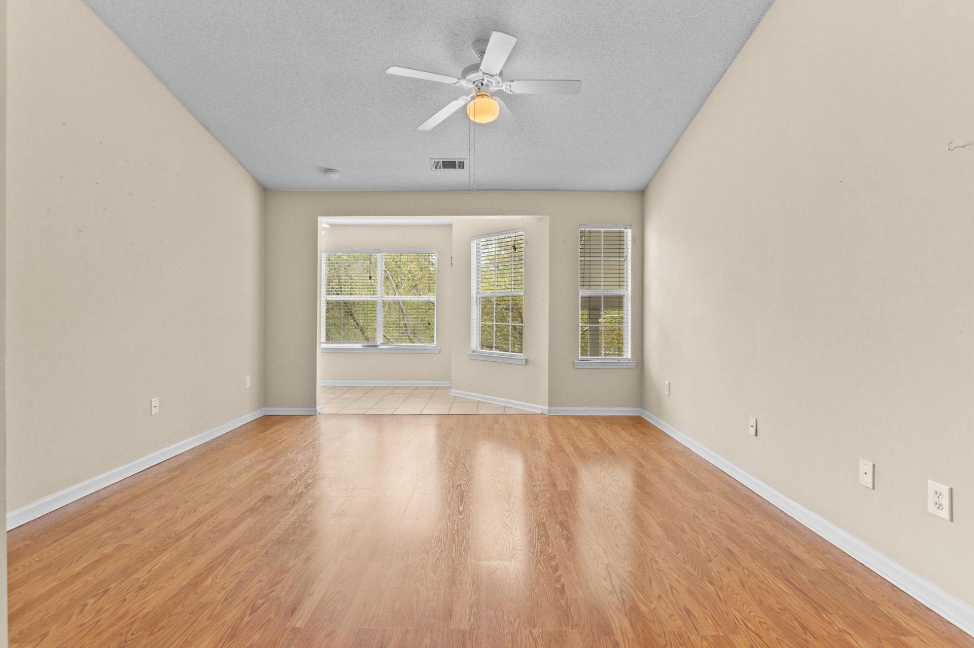 188 Midland Parkway Photo 5