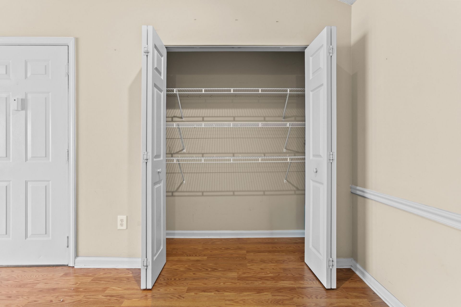 188 Midland Parkway Photo 7