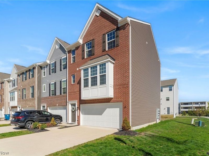 34615 Ethan Way, Willoughby, OH 44094 Photo 2