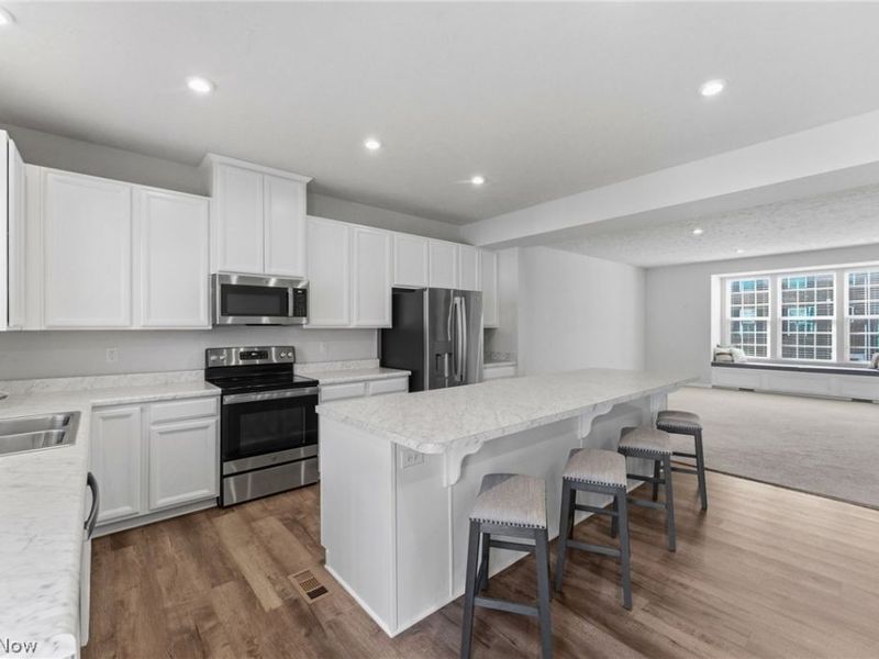 34615 Ethan Way, Willoughby, OH 44094 Photo 8