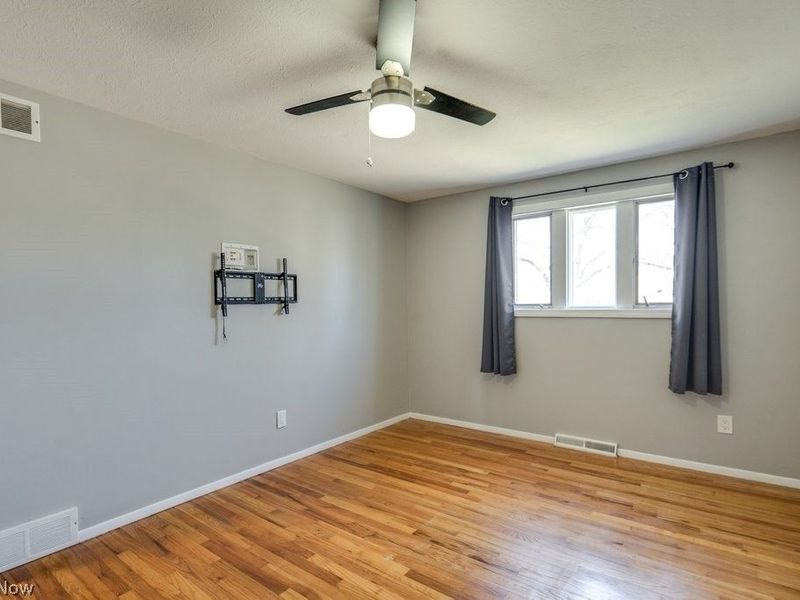 26288 Aaron Drive, Euclid, OH 44132 Photo 24