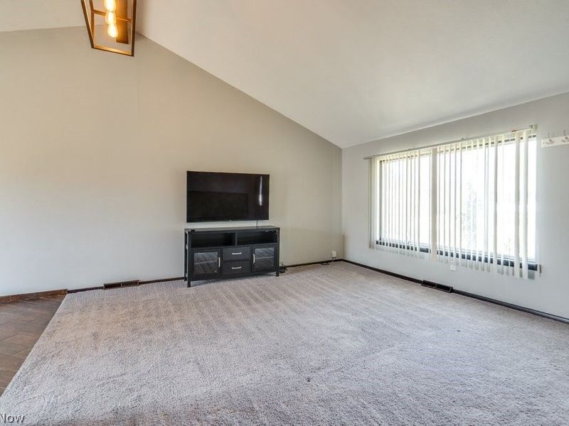 26288 Aaron Drive, Euclid, OH 44132 Photo 5