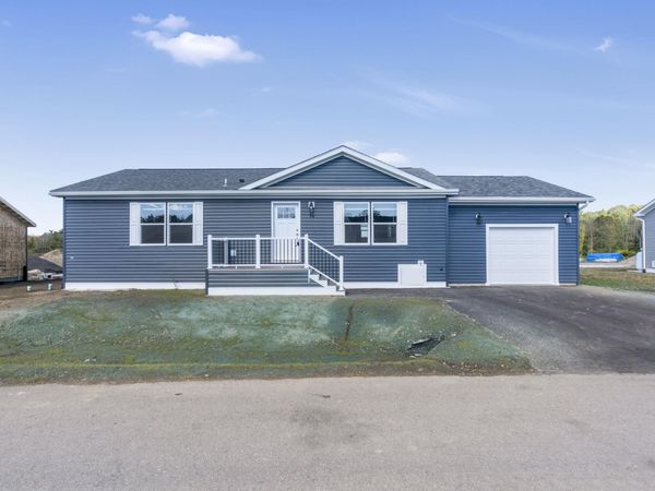 14 Colony Way, Kittery, ME 03904