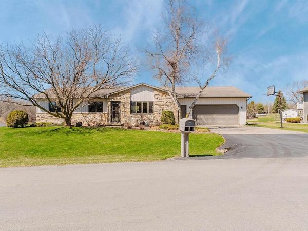 3127 HONEY CREEK COURT, Oshkosh, WI 54904