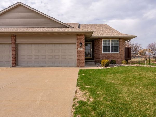 5016 56TH Avenue Court, Bettendorf, IA 52722