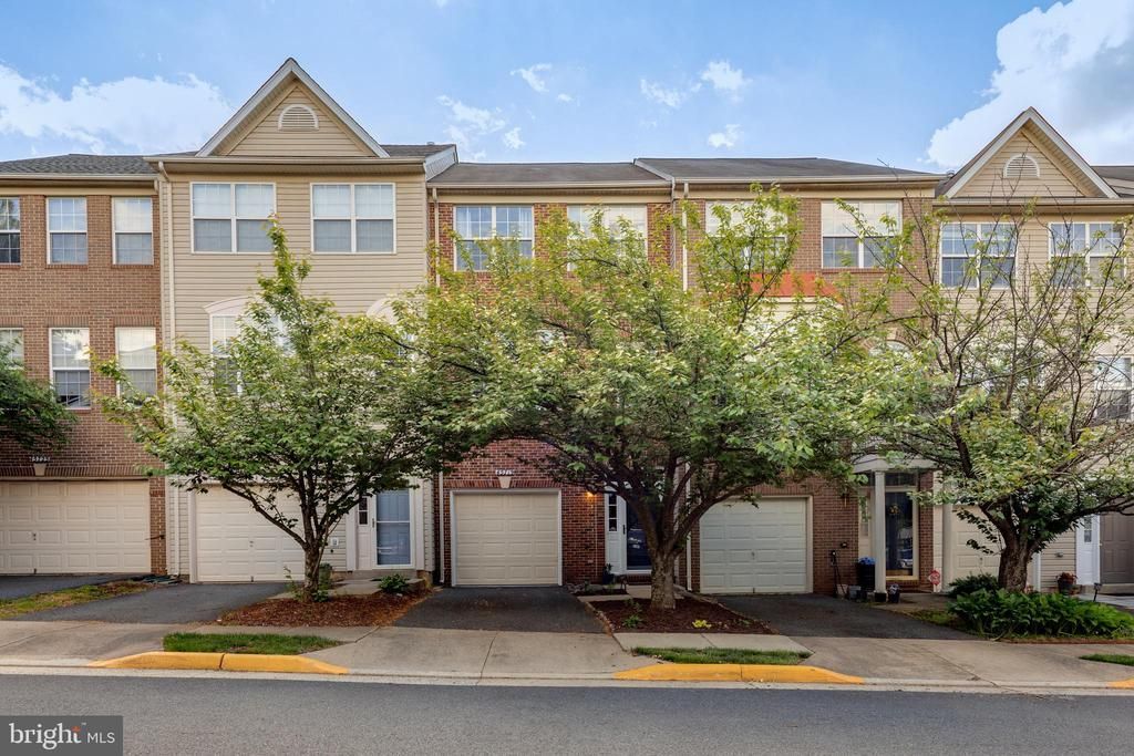 45719 Paddington Station Terrace, Sterling, VA 20166 Main Photo