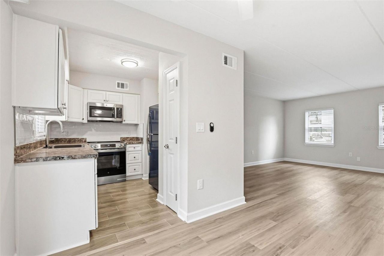 1160 Rue Des Rois, Unit 1B, South Pasadena, FL 33707 Photo