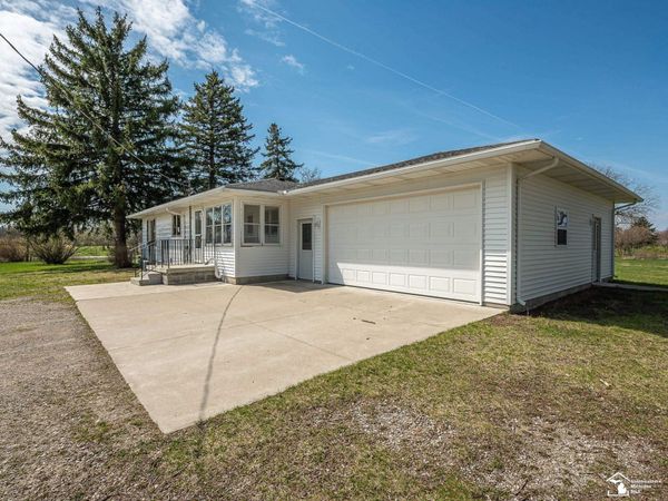 1932 W Albain Road, Monroe, MI 48161