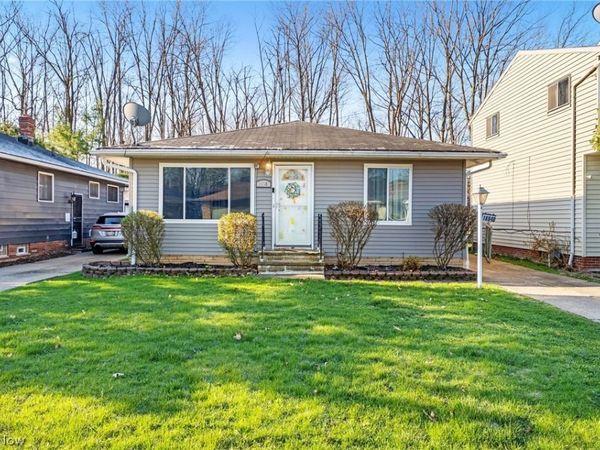 18840 Nitra Avenue , Maple Heights, OH 44137