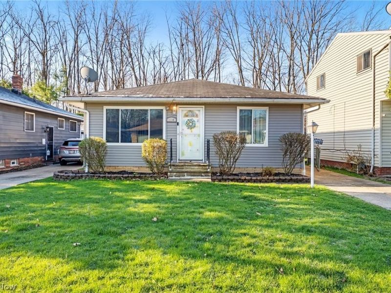 18840 Nitra Avenue, Maple Heights, OH 44137 Photo 1