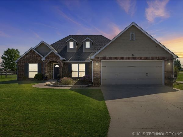 12601 Amling Drive , Oologah, OK 74053