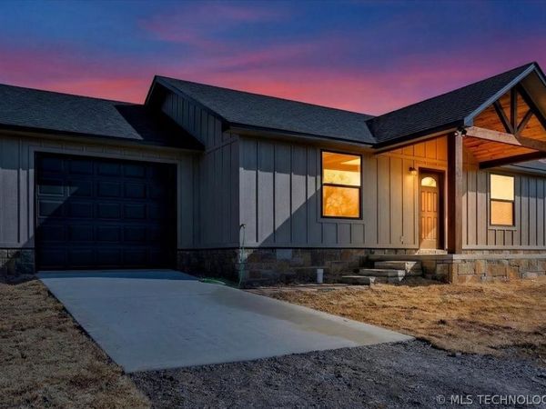 301 W Swanson Road , McCurtain, OK 74944