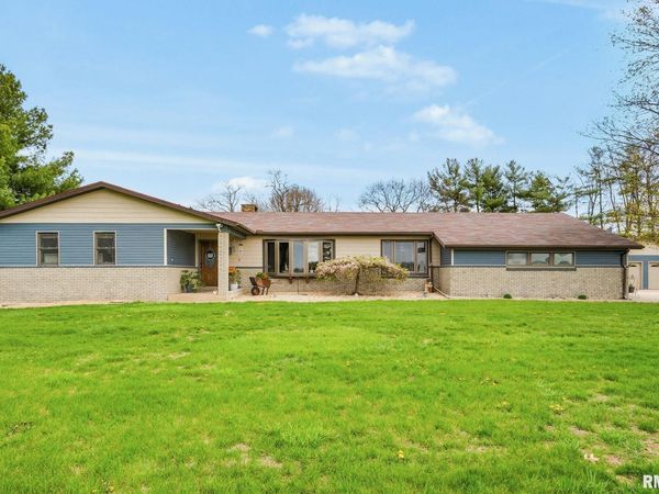 348 CIRCLE SHORE Drive, Washington, IL 61571