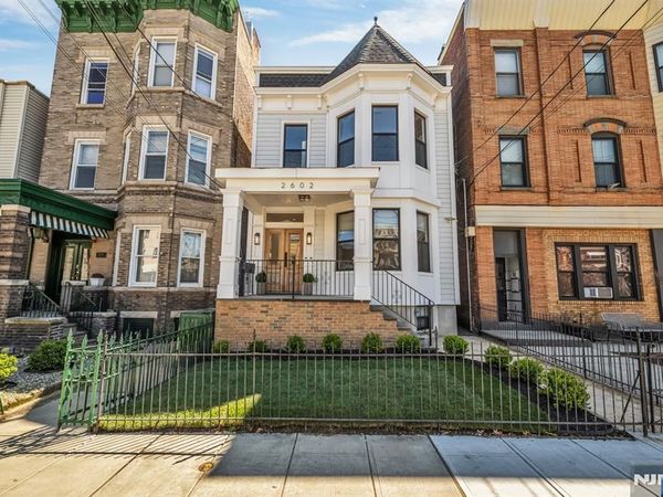 2602 Palisade Avenue, WEEHAWKEN, NJ 07086